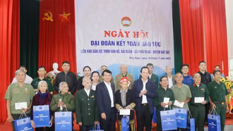 Bộ trưởng Bộ Lao động - Thương binh và Xã hội dự Ngày hội Đại đoàn kết toàn dân tộc tại xã Phìn Ngan