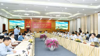 Kỳ họp thứ bảy Hội đồng lý luận Trung ương thảo luận nhiều ý kiến sát thực