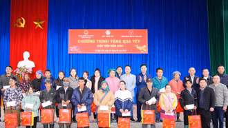 Nhiều hoạt động chăm lo tết cho người nghèo