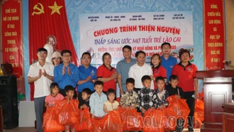 Đoàn Khối Cơ quan - Doanh nghiệp tỉnh tổ chức chương trình tình nguyện "Thắp sáng ước mơ tuổi trẻ Lào Cai"