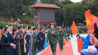 Tự hào đảng viên trẻ tình nguyện nhập ngũ