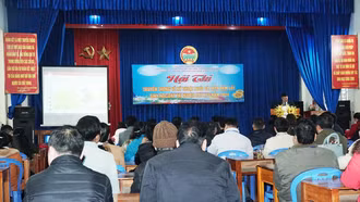 Hội thi truyền thông về kỹ thuật nuôi gà trên đệm lót sinh học dày huyện Bát Xát năm 2024