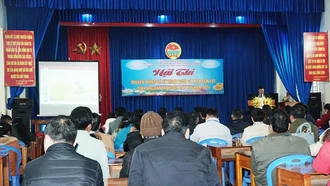 Hội thi truyền thông về kỹ thuật nuôi gà trên đệm lót sinh học dày huyện Bát Xát năm 2024