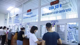 [Infographic] Quy định mới nhất về mức hưởng chế độ ốm đau mà người lao động cần biết