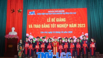 Phân hiệu Đại học Thái Nguyên tại Lào Cai tổ chức Lễ bế giảng và trao bằng tốt nghiệp cho sinh viên