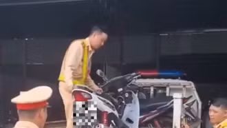 Thu giữ hàng trăm xe máy “độ” pô