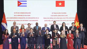 Lãnh đạo Quốc hội Việt Nam nhận phần thưởng cao quý của nước Cộng hòa Cuba