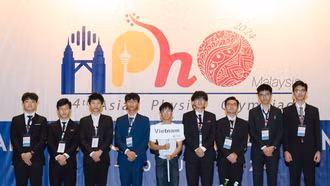 Học sinh Việt Nam đạt 8 Huy chương Olympic Vật lý châu Á năm 2024