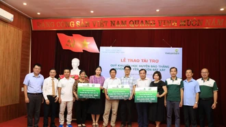 Vietcombank Lào Cai thực hiện nhiều hoạt động vì cộng đồng