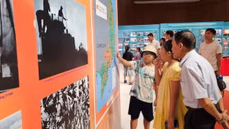 Triển lãm "Chung tay xoa dịu nỗi đau da cam - Quảng Ninh 2023"