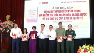 Ra mắt cuốn sách "Tổng Bí thư Nguyễn Phú Trọng với niềm tin của nhân dân trong nước và sự ủng hộ của bạn bè quốc tế"