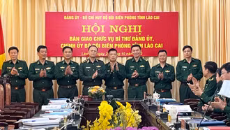 Bàn giao chức vụ Bí thư Đảng ủy, Chính ủy Bộ đội Biên phòng tỉnh Lào Cai