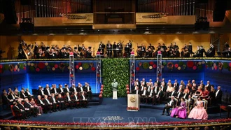 Giá trị giải thưởng Nobel tăng lên gần mức 1 triệu USD