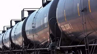 Hàng nghìn tấn nhiên liệu của Nga lần đầu tiên tới Iran bằng đường sắt