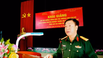 Bồi dưỡng tiếng Mông cho cán bộ, quân nhân chuyên nghiệp thuộc Bộ Chỉ huy Quân sự tỉnh