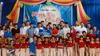 Chương trình “Trung thu cho em” tại Chiềng Ken (Văn Bàn) 