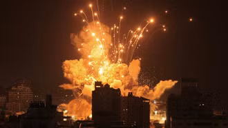 Israel tiến hành huy động quân sự lớn nhất 50 năm, không quân dồn dập oanh tạc Dải Gaza