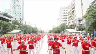 Chăm lo đời sống tinh thần cho người cao tuổi là mục tiêu lâu dài