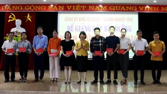 103 quần chúng ưu tú được bồi dưỡng nhận thức về Đảng