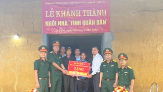 Khánh thành, bàn giao nhà “Tình quân dân” tại xã Y Tý