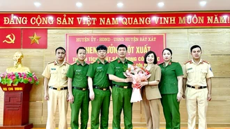 Bát Xát khen thưởng đột xuất các tập thể, cá nhân trong đấu tranh phòng, chống tội phạm trên địa bàn 