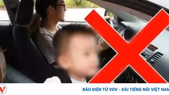 Tại sao trẻ em ngồi ghế trước ô tô tiểm ẩn nguy hiểm?