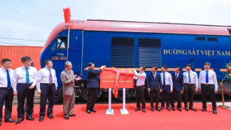 Đường sắt đón chuyến tàu chuyên tuyến đầu tiên Thạch Gia Trang - Yên Viên