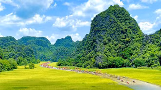 Ninh Bình khai mạc tuần lễ du lịch "Sắc vàng Tam Cốc - Tràng An" năm 2023