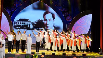 Chương trình nghệ thuật 'Vang mãi bài ca Hồ Chí Minh'