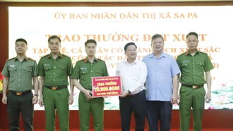 Thị xã Sa Pa: Khen thưởng đột xuất lực lượng phá chuyên án ma túy liên tỉnh