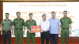 Thị xã Sa Pa: Khen thưởng đột xuất lực lượng phá chuyên án ma túy liên tỉnh