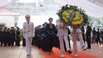 Vượt đường xa, đồng bào Lào Cai về viếng Tổng Bí thư Nguyễn Phú Trọng