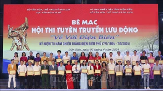 Bế mạc Hội thi Tuyên truyền lưu động toàn quốc "Về với Điện Biên"