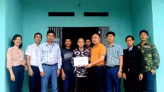 Bát Xát: Quyên góp gần 80 triệu đồng giúp một học sinh mắc bệnh hiểm nghèo