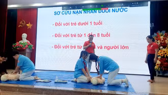  Tập huấn phòng, tránh đuối nước cho học sinh Trường THCS Lê Quý Đôn