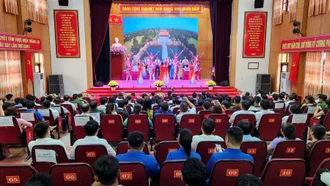 Bát Xát tổng kết đợt thi đua chào mừng 65 năm ngày Bác Hồ thăm Lào Cai và 2 năm thực hiện Kết luận 01 của Bộ Chính trị