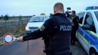 Các nước châu Âu siết chặt biên giới trước làn sóng nhập cư gia tăng bất thường