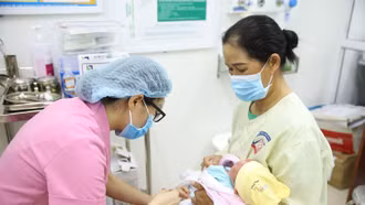 Lào Cai chuẩn bị tiêm phòng viêm gan B (VGB) sơ sinh cho trẻ tại nhà