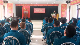 Gần 90 thôn đội trưởng tham gia tập huấn dân quân, tự vệ 