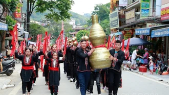 “Vũ điệu cao nguyên” bừng sáng cung đường