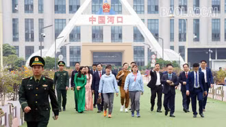 Đoàn đại biểu tỉnh Lào Cai dự chương trình Giải đua xe đạp quốc tế “Một đường đua - hai quốc gia” nhập cảnh về nước