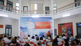 Ra mắt ấn phẩm mới và trao giải thưởng văn học nghệ thuật