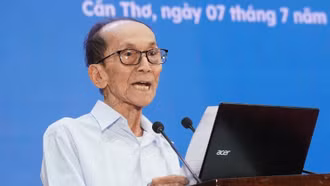 Bài phát biểu xúc động của cụ ông 87 tuổi trúng tuyển thạc sĩ Trường ĐH Cần Thơ