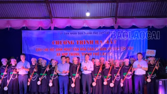 Ra mắt Câu lạc bộ văn hoá dân ca, dân vũ dân tộc Tày xã Hợp Thành