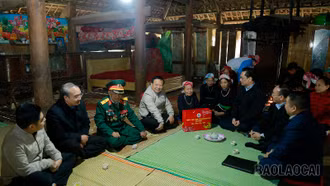 Đồng chí Nguyễn Trọng Hài, Phó Chủ tịch UBND tỉnh thăm, chúc Tết tại huyện Văn Bàn