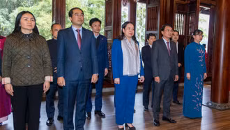 Phó Chủ tịch nước Võ Thị Ánh Xuân dâng hương tưởng niệm Chủ tịch Hồ Chí Minh