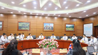 Đồng chí Hoàng Quốc Khánh làm việc với Đại sứ Vương quốc Thái Lan tại Việt Nam