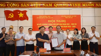 Phối hợp thực hiện xây dựng, phát triển nông nghiệp - nông thôn và Cuộc vận động “Người Việt Nam ưu tiên dùng hàng Việt Nam"