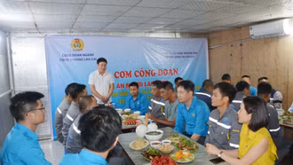“Bữa cơm công đoàn” tri ân người lao động