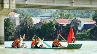 Ấn tượng Giải đua mảng trên sông Chảy chào mừng kỷ niệm 75 năm Chiến thắng Phố Ràng